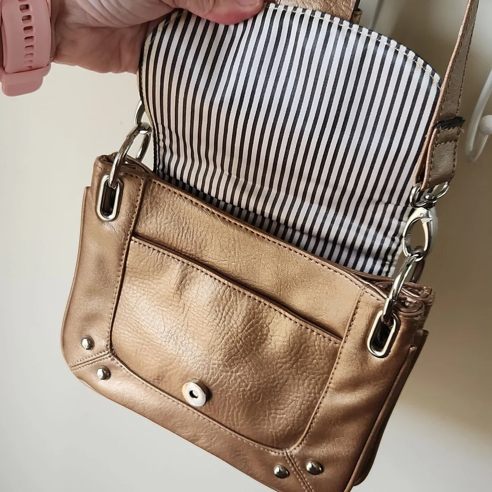 Mondani Gold Metallic Leather Crossbody Purse‎